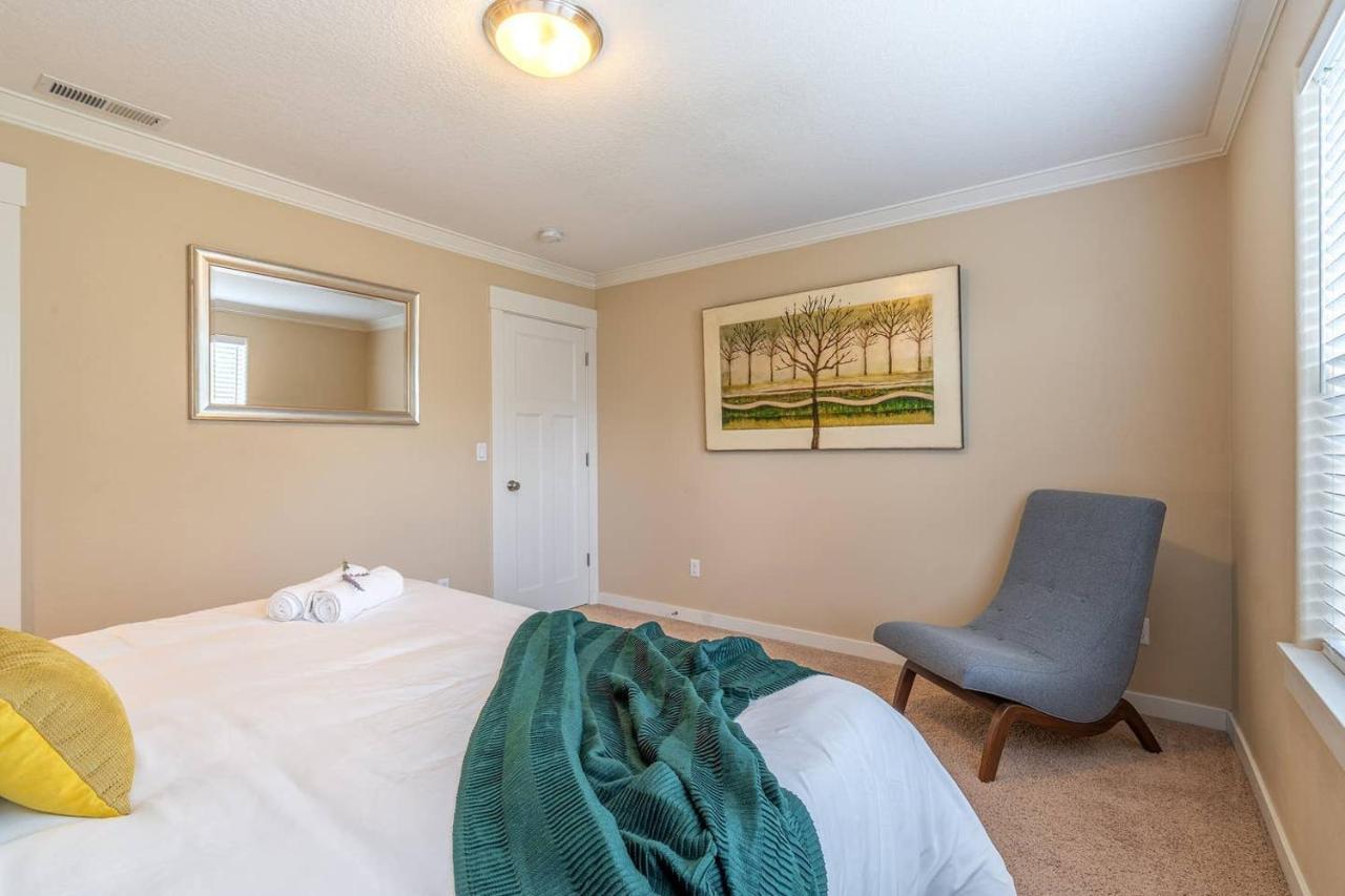Modern Home, Four Bedrooms, King Beds Tigard Εξωτερικό φωτογραφία