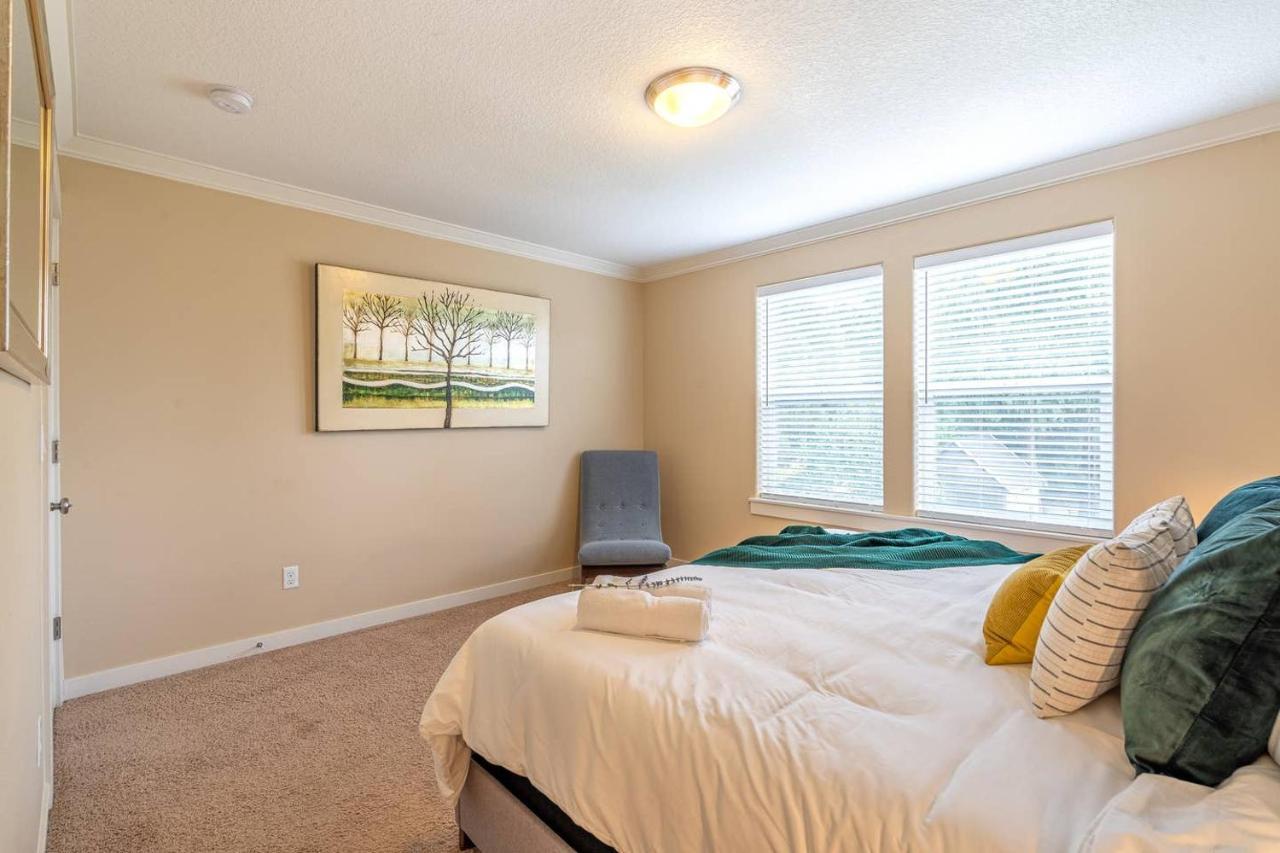 Modern Home, Four Bedrooms, King Beds Tigard Εξωτερικό φωτογραφία